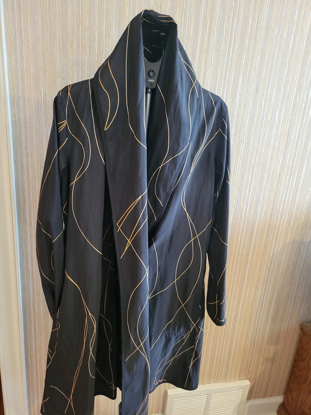 MYCRA PAC Designer Wear Black Reversible Raincoat w/Gold Graffiti Style. M/L